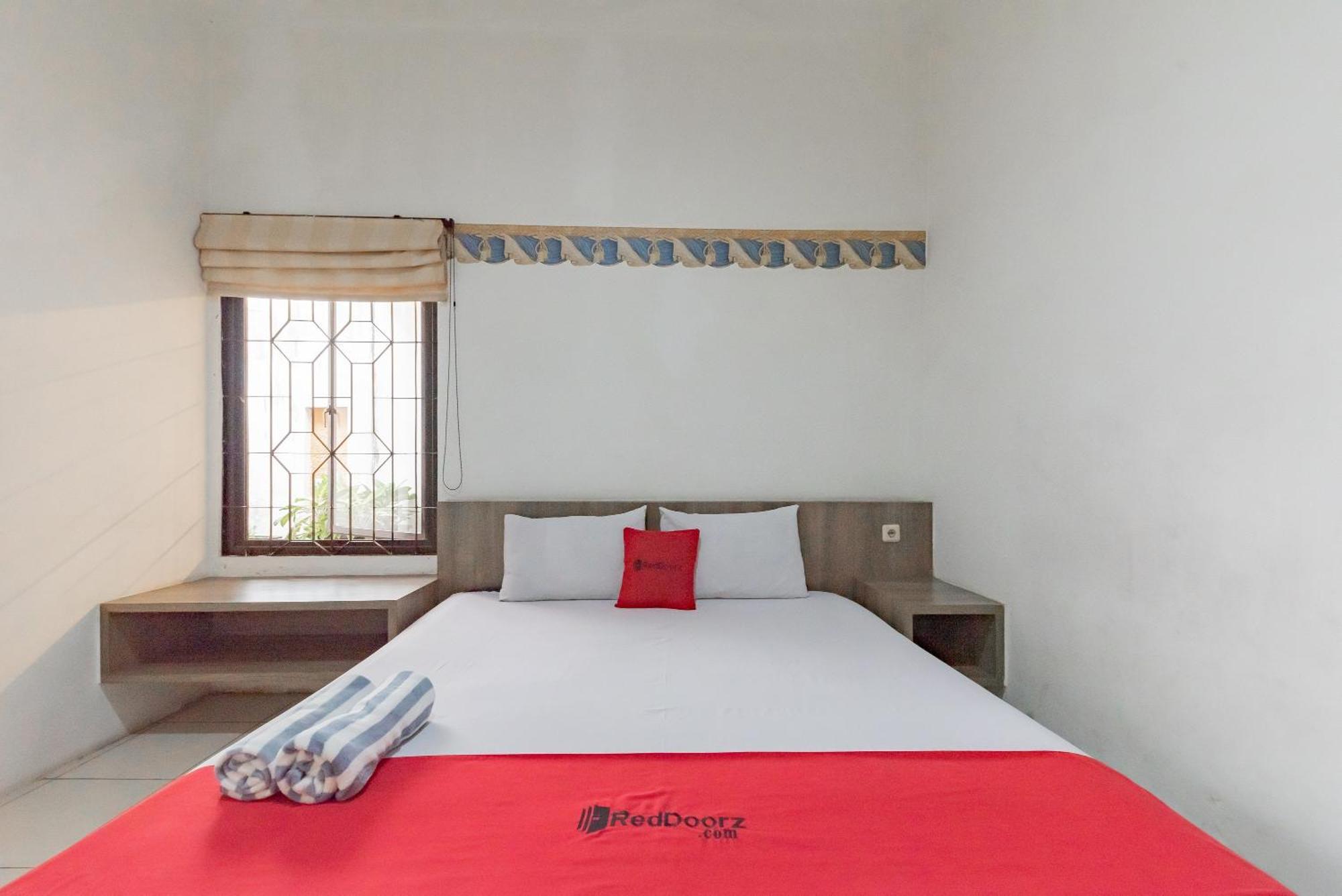 Reddoorz Near Taman Kota Lapang Merdeka Sukabumi Exterior photo